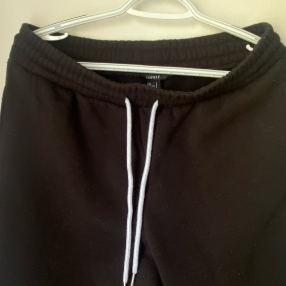 Very comfy black sweatpants - Picture 3 of 3